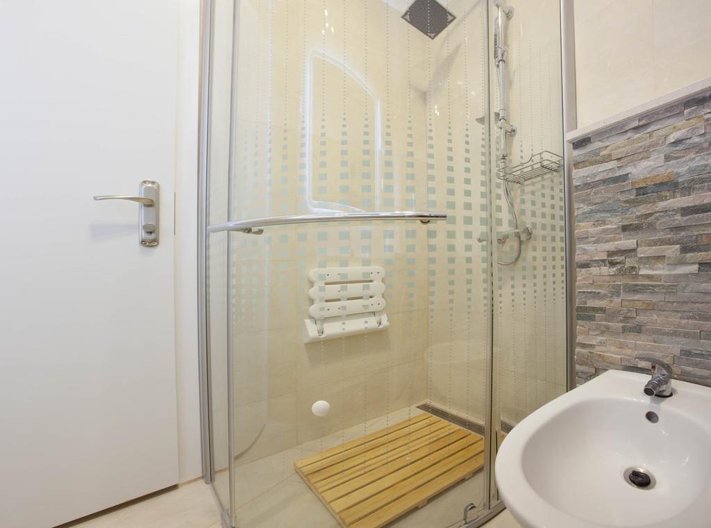 Chic Apartment In Center Split Szoba fotó