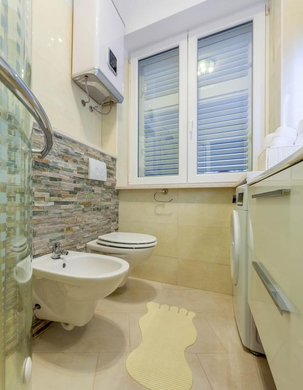 Chic Apartment In Center Split Szoba fotó