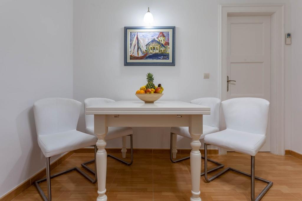 Chic Apartment In Center Split Szoba fotó